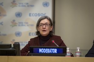 Ambassadeur Bénédicte Frankinet modereert een paneldebat omtrent ‘Making dignity and prosperity the norm’ tijdens het ECOSOC 2015 Integration Segment (ter integratie van de drie dimensies van duurzame ontwikkeling) op 31 maart 2015 – UN Photo/Loey Felipe